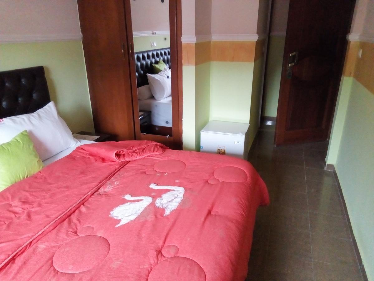 Liza Hotel ยาอุนเด ภายนอก รูปภาพ